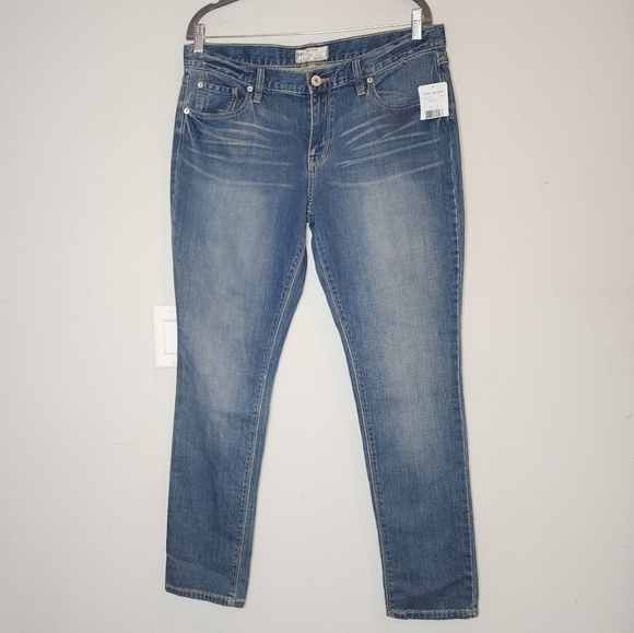 NWT Free People medium wash jeans. Women's size 31. - Picture 1 of 16